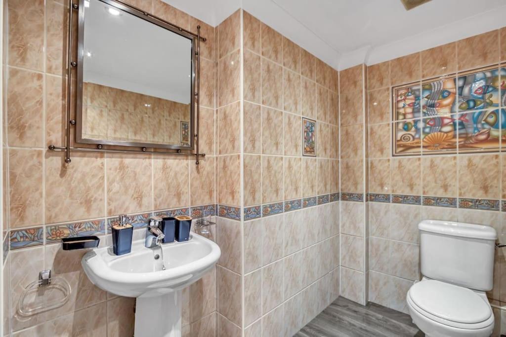 Luxury Oasis Apartment London Exterior photo